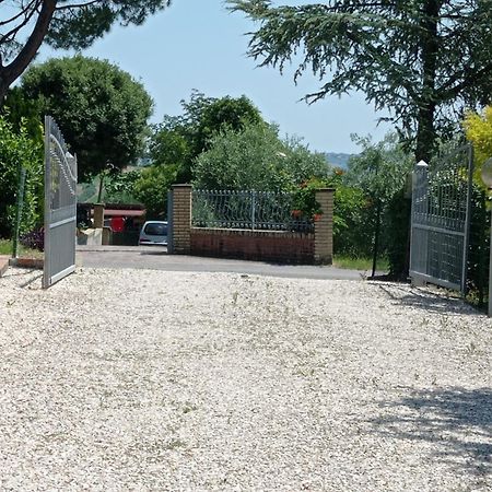 Valdiveltrica Villa Mondavio Exteriör bild